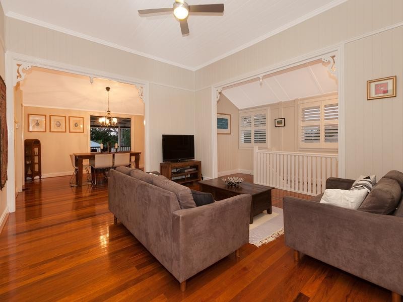 15 Mortlake Road, Graceville QLD 4075