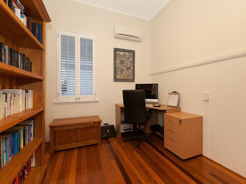 15 Mortlake Road, Graceville QLD 4075