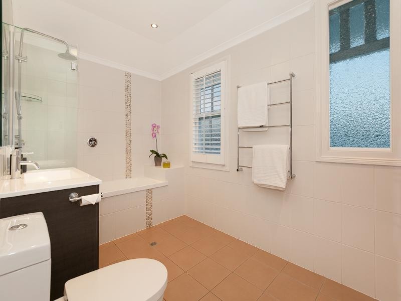 15 Mortlake Road, Graceville QLD 4075