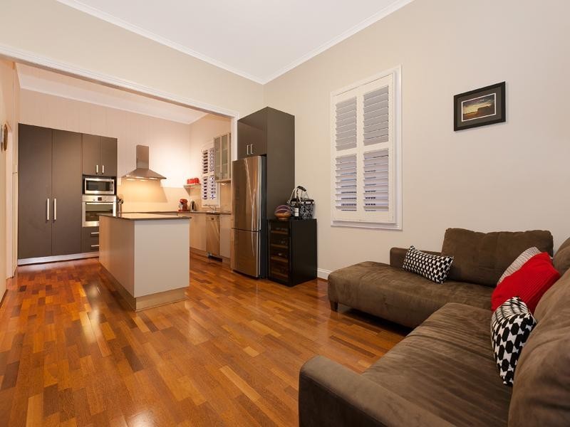 15 Mortlake Road, Graceville QLD 4075