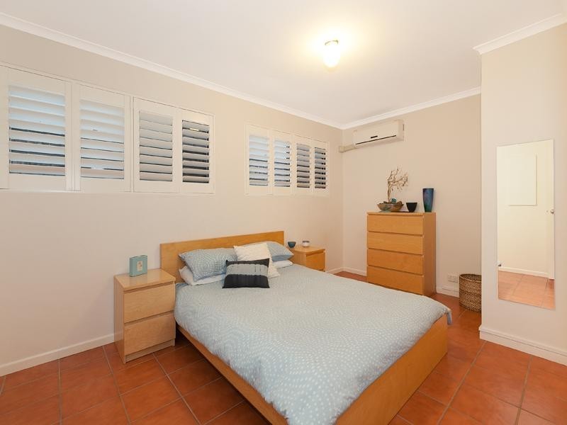 15 Mortlake Road, Graceville QLD 4075