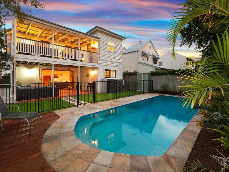 15 Mortlake Road, Graceville QLD 4075