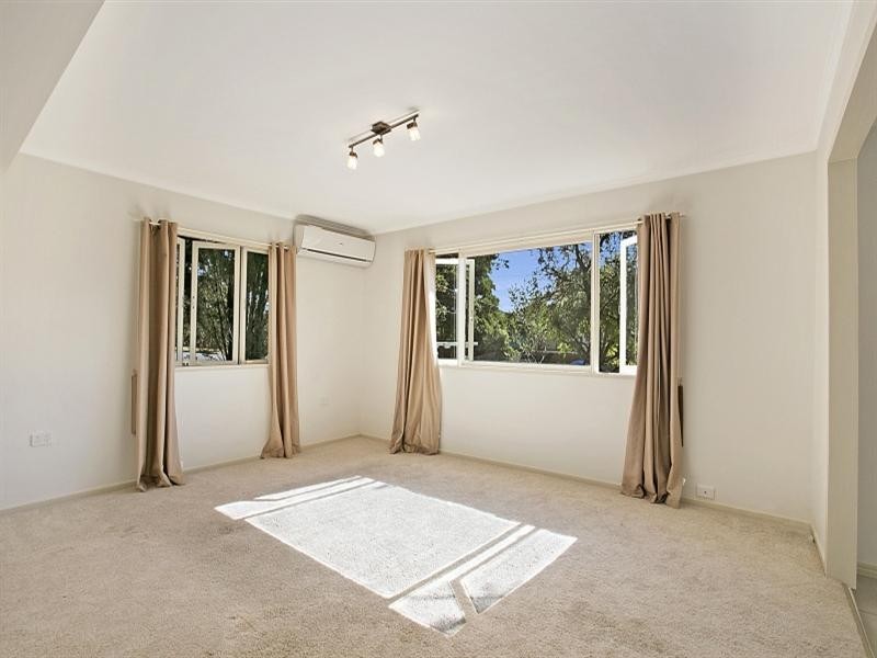 37 Lawson Street, Oxley QLD 4075