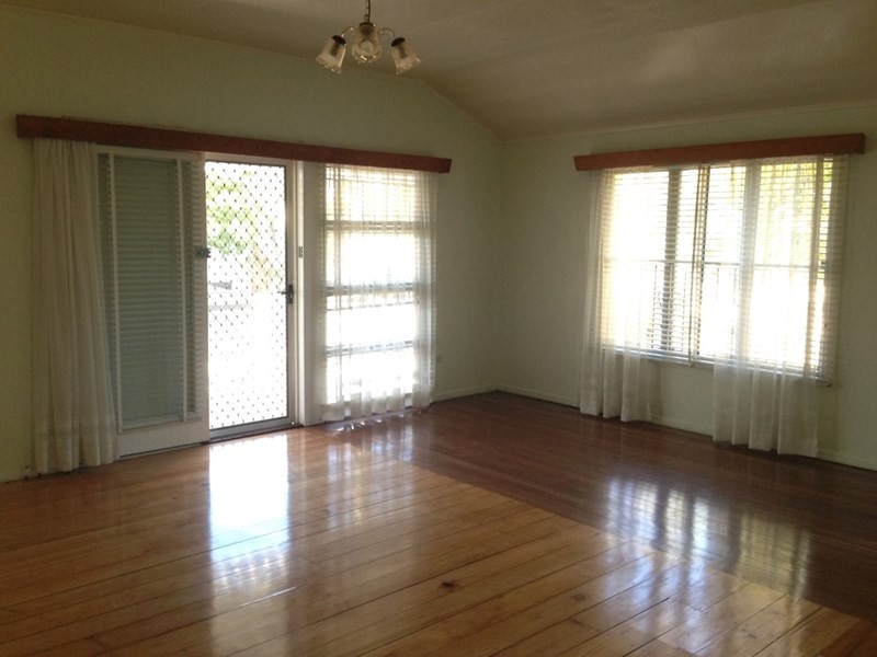 31 Central Avenue, Sherwood QLD 4075