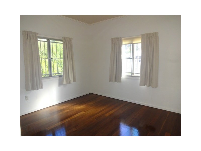 31 Central Avenue, Sherwood QLD 4075