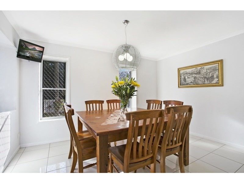 331 Cliveden Avenue, Oxley QLD 4075