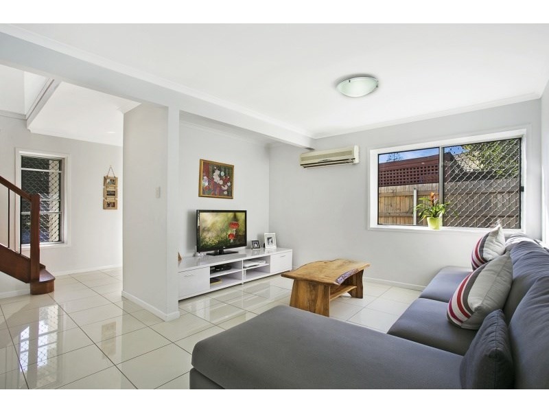 331 Cliveden Avenue, Oxley QLD 4075