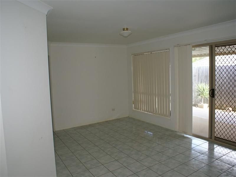 8 Mingela Place, Forest Lake QLD 4078