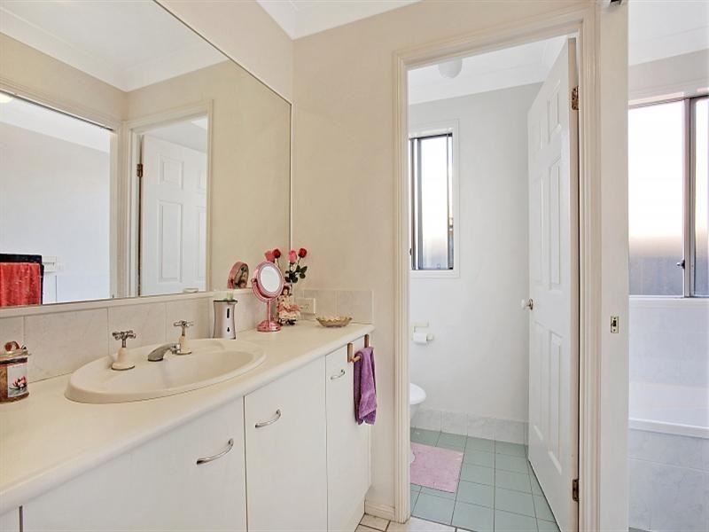 17 Florence Place, Oxley QLD 4075