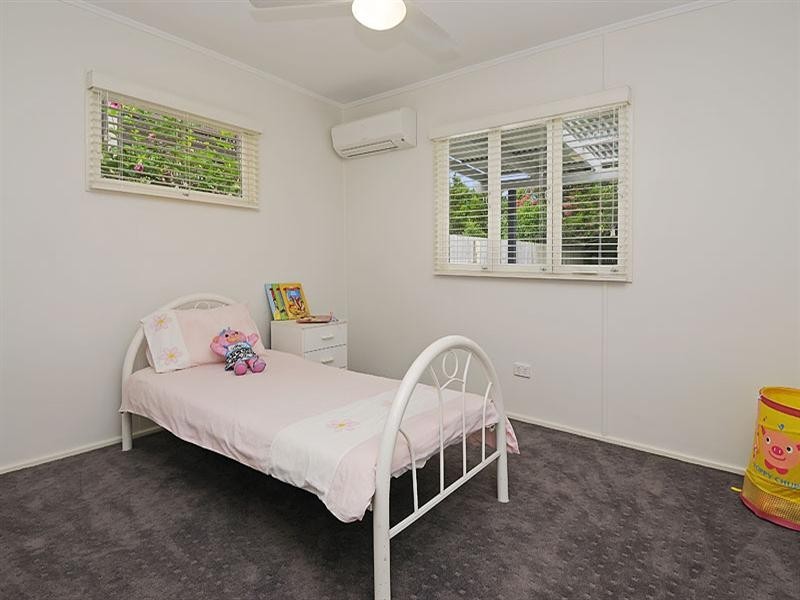 82 Thomas Street, Sherwood QLD 4075