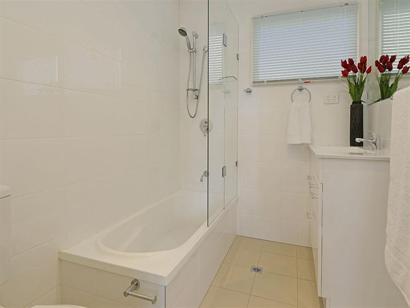 82 Thomas Street, Sherwood QLD 4075