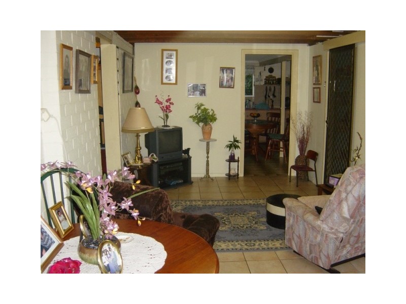 8 Deniven Street, Corinda QLD 4075