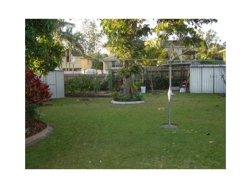 8 Deniven Street, Corinda QLD 4075