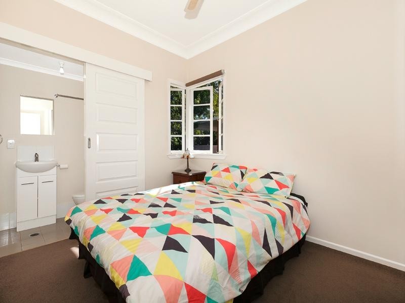 25 Coleman Street, Graceville QLD 4075