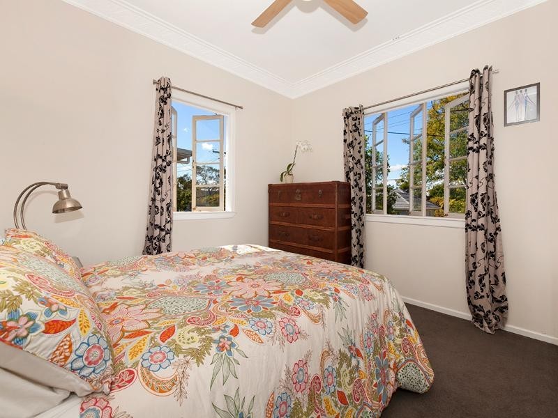 25 Coleman Street, Graceville QLD 4075