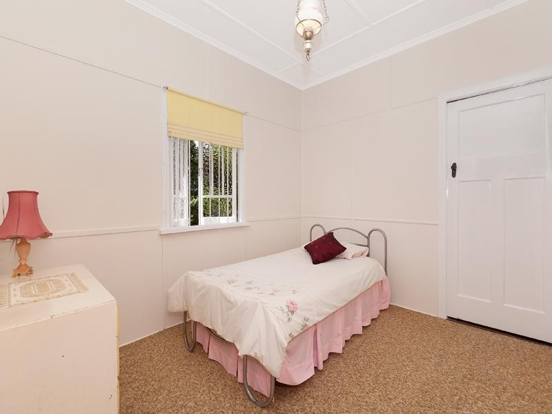 75 Graceville Avenue, Graceville QLD 4075