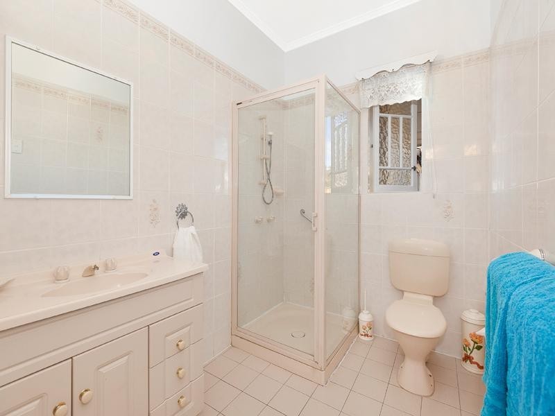 75 Graceville Avenue, Graceville QLD 4075