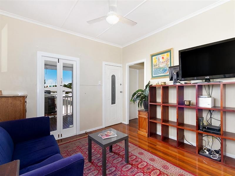 27 Lancelot Street, Tennyson QLD 4105