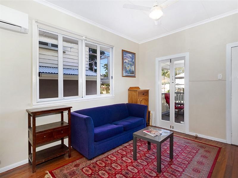 27 Lancelot Street, Tennyson QLD 4105