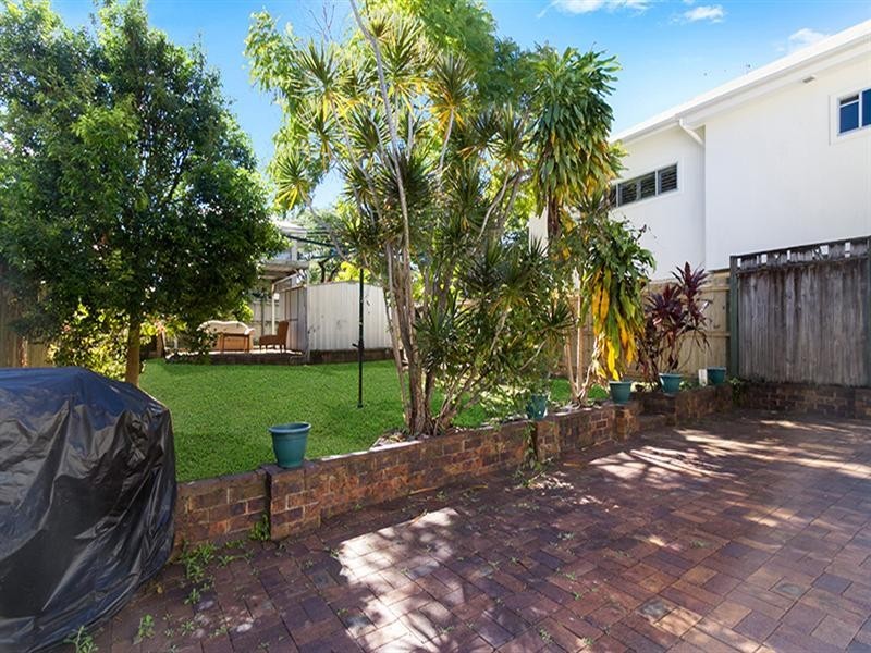 27 Lancelot Street, Tennyson QLD 4105