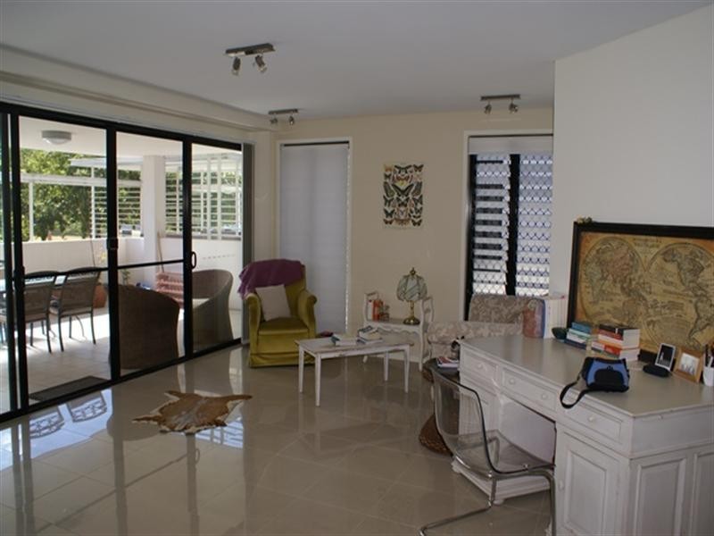 11/327 Verney Road East, Graceville QLD 4075