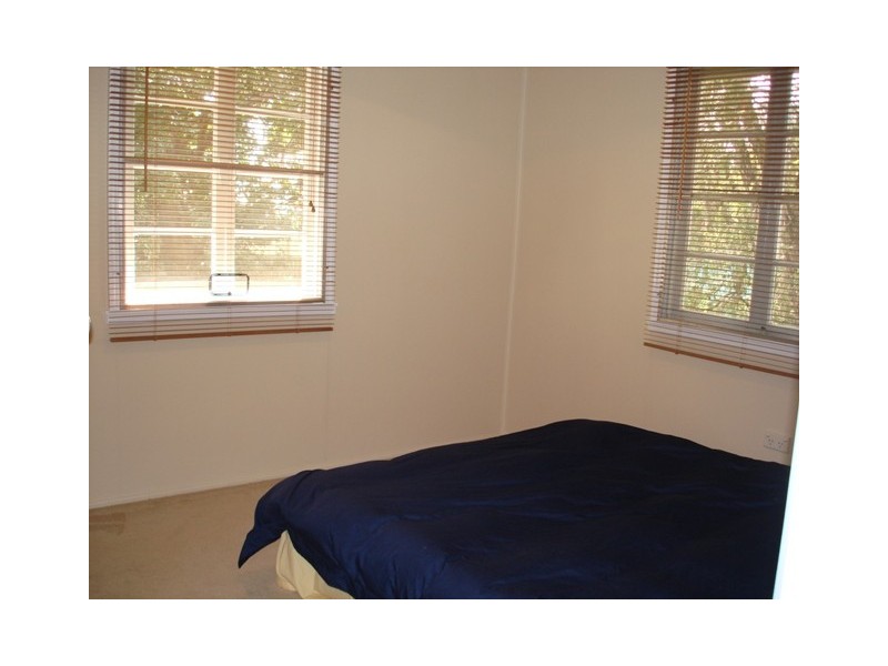 6 Logan Avenue, Oxley QLD 4075