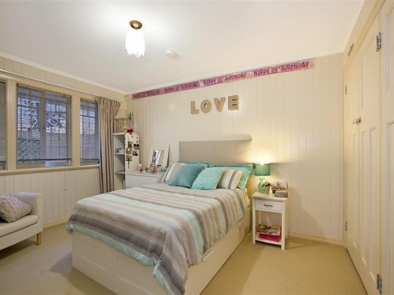 24 Kenilworth Street, Sherwood QLD 4075