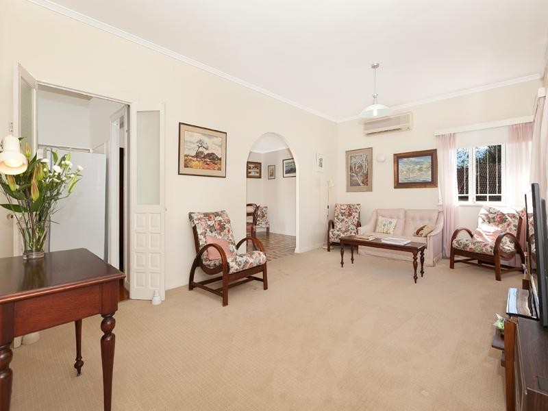 43 Victoria Avenue, Chelmer QLD 4068