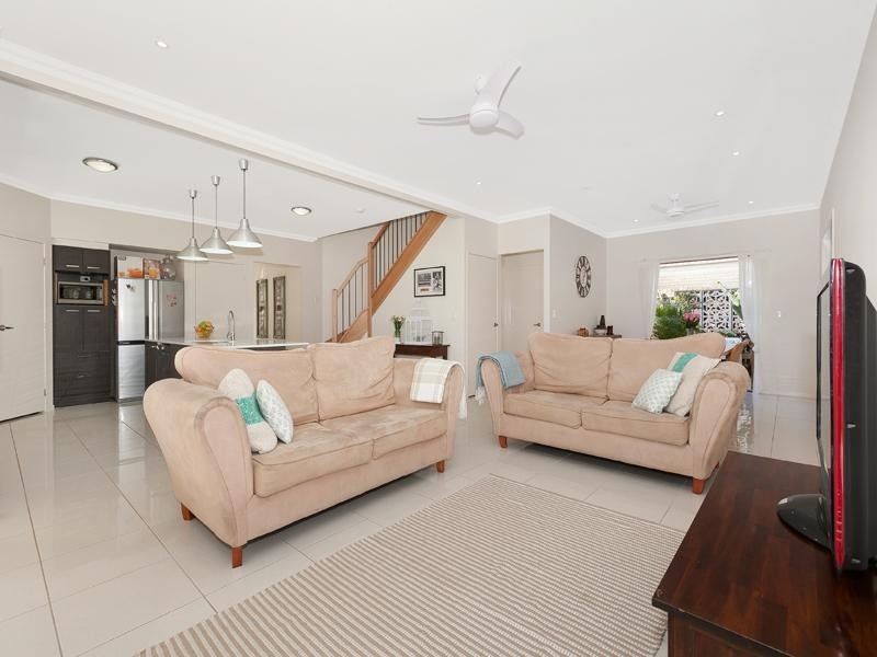 16 Caber Street, Kenmore QLD 4069