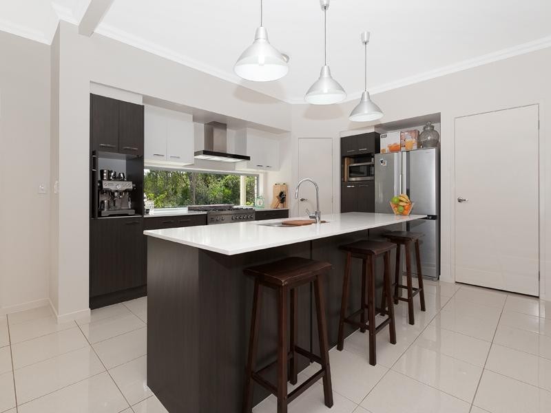 16 Caber Street, Kenmore QLD 4069