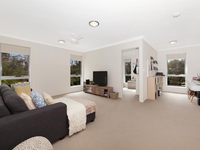 16 Caber Street, Kenmore QLD 4069