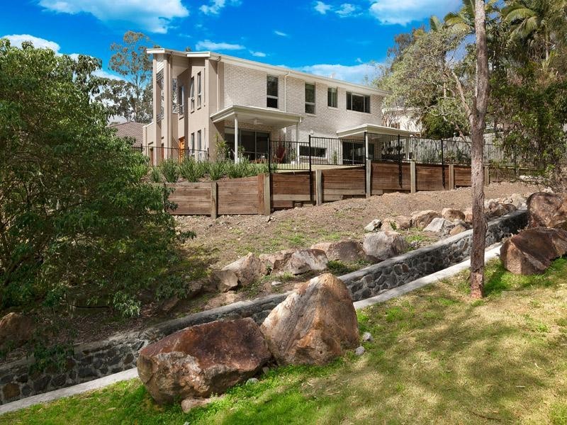 16 Caber Street, Kenmore QLD 4069