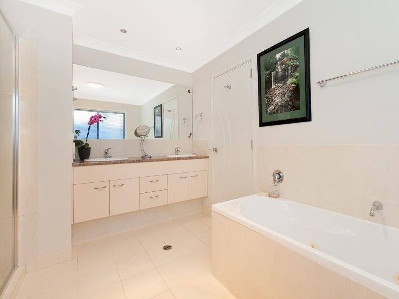 16 Chancellor Street, Sherwood QLD 4075