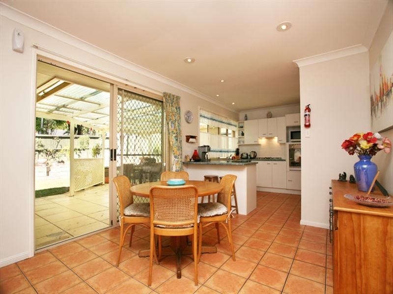 5 Naldham Close, Forest Lake QLD 4078