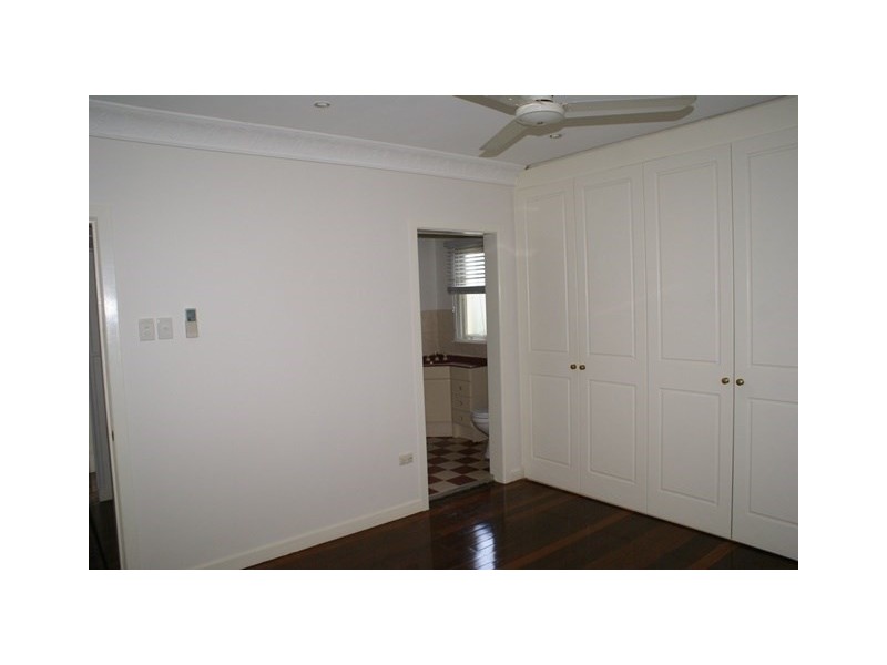 10 Hindon Street, Corinda QLD 4075