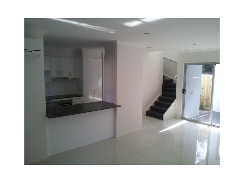 17a Skew Street, Sherwood QLD 4075