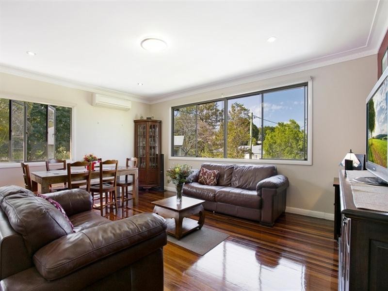 14 Lassie Street, Oxley QLD 4075