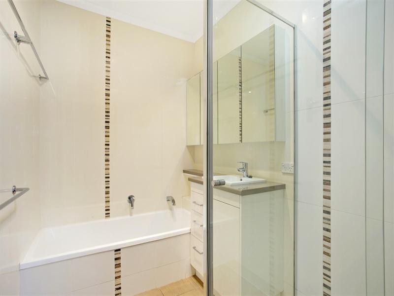 14 Lassie Street, Oxley QLD 4075