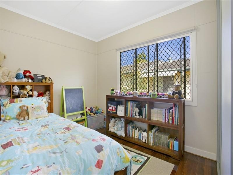 14 Lassie Street, Oxley QLD 4075