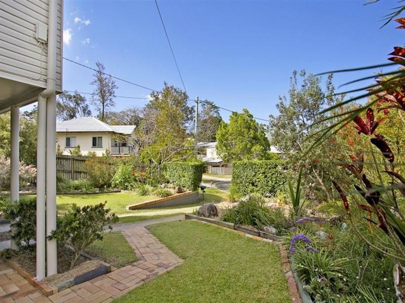 14 Lassie Street, Oxley QLD 4075