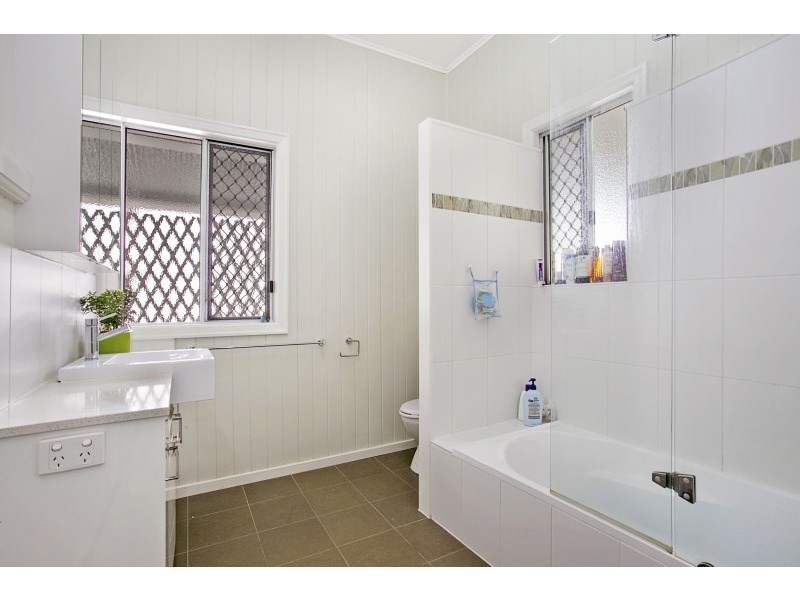 8 Kenilworth Street, Sherwood QLD 4075