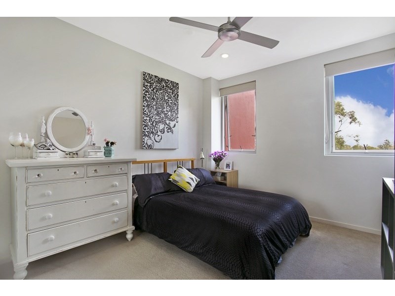 4206/205 King Arthur Terrace, Tennyson QLD 4105