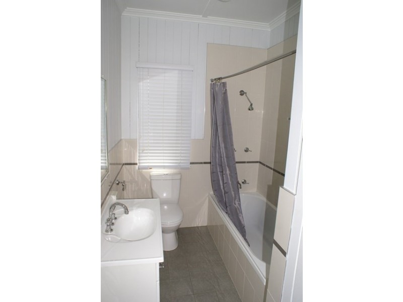 64 Clara Street, Corinda QLD 4075