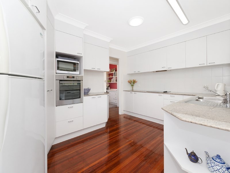 46 Blackstone Street, Indooroopilly QLD 4068