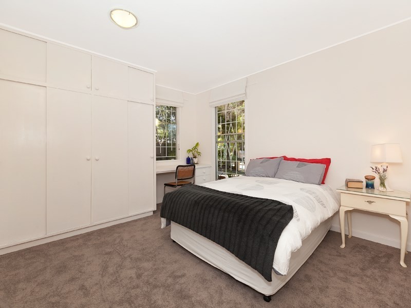 46 Blackstone Street, Indooroopilly QLD 4068