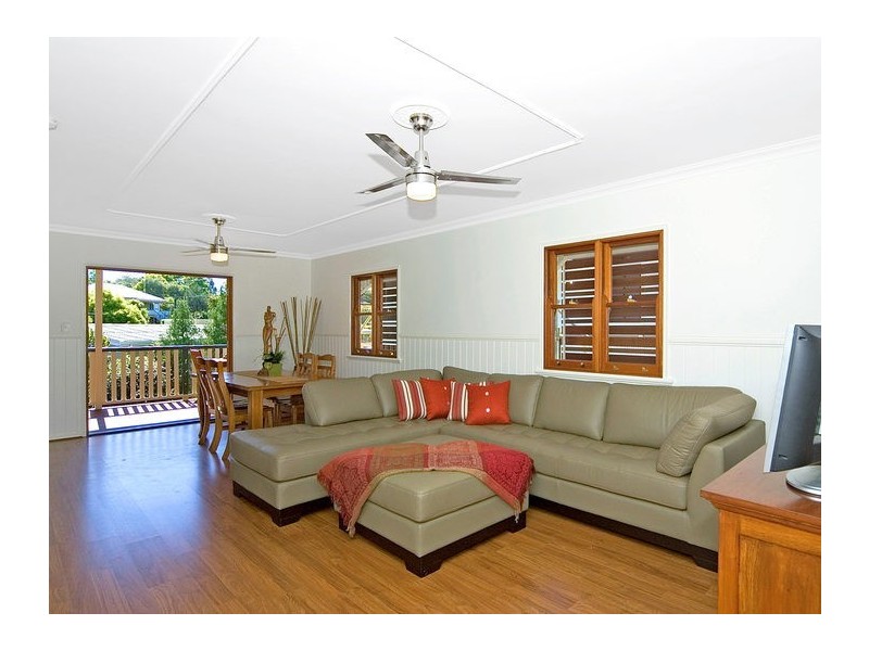 67 William Terrace, Oxley QLD 4075