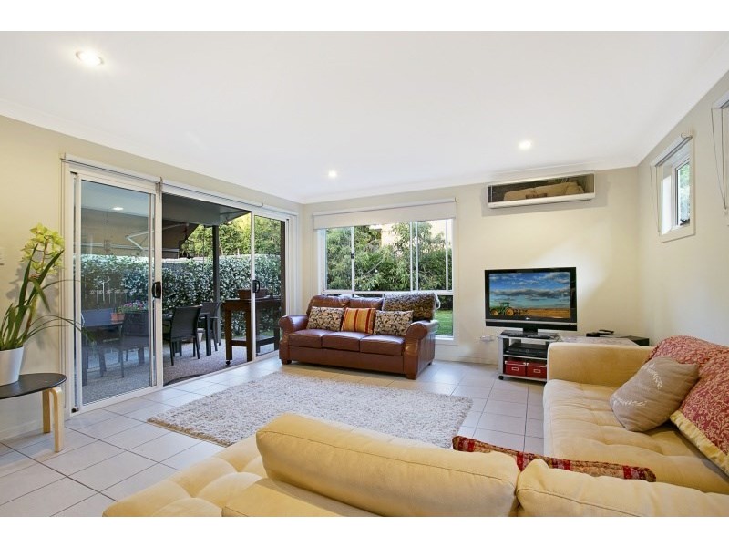 56 Robertson Street, Sherwood QLD 4075