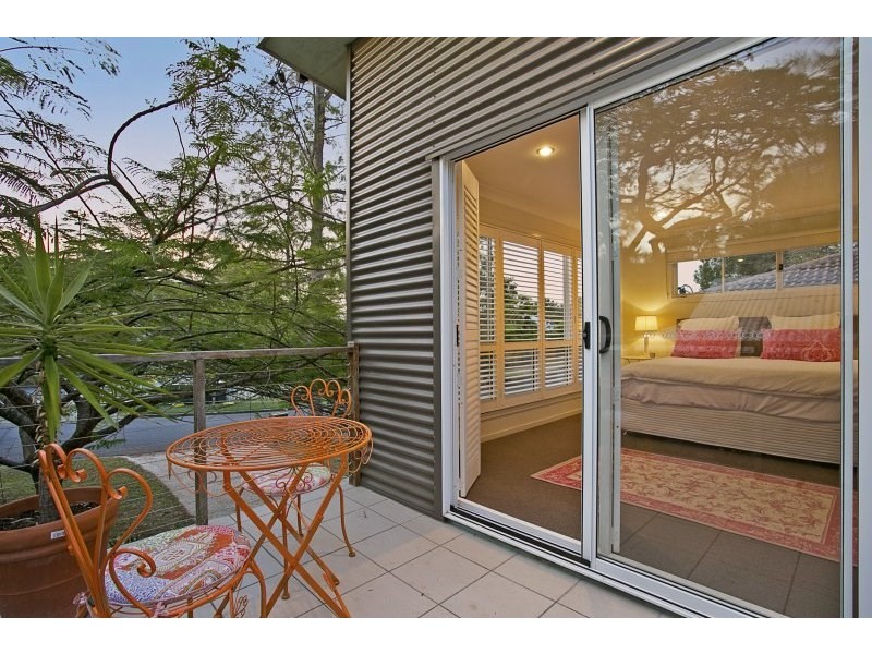 56 Robertson Street, Sherwood QLD 4075