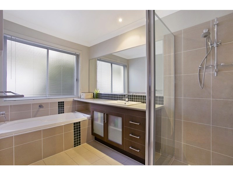 56 Robertson Street, Sherwood QLD 4075