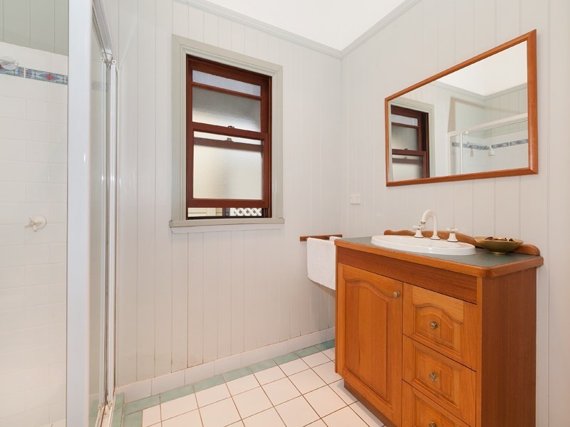 38 Central Avenue, Sherwood QLD 4075